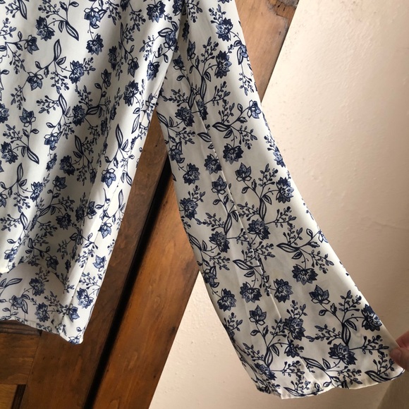 Blouse - Picture 2 of 6